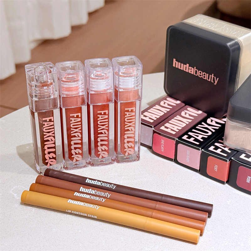 Huda Beauty Makeup Bag - HudaBeauty Faux Filler Parlak Yapışkan Olmayan